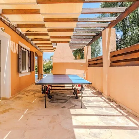 בית נופש Isla *